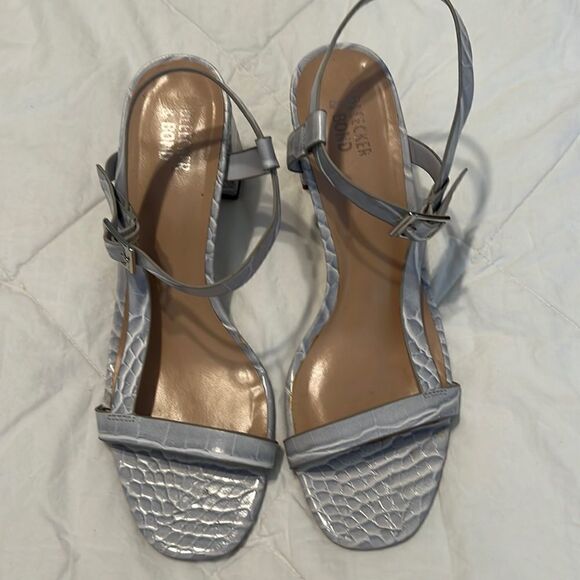 Bleecker & Bond Zagora size 8.5 Ice blue grey croc strappy sandals GUC No box - Picture 2 of 14